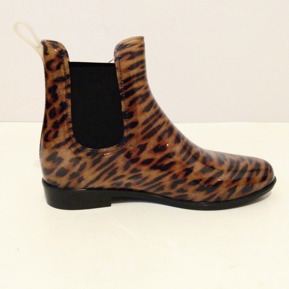 S O Leopard Print PVC Elastic Sides  Ankle Sock Memory Foam Booties Boots sz 8